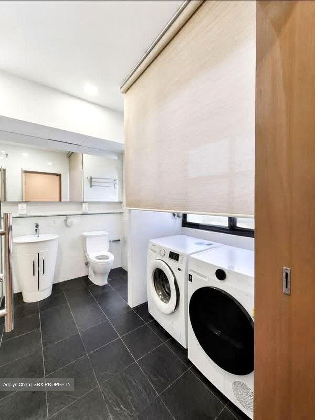 Townhouse Apartments (D9), Apartment #589873571